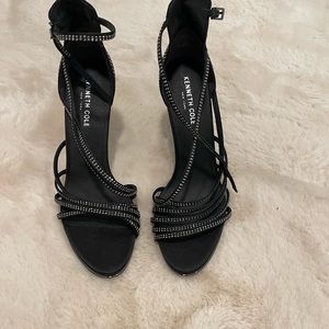Kenneth Cole - Strappy heels black
